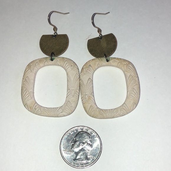 Elegant Cream Color Clay Boho Earrings - Picture 3 of 4